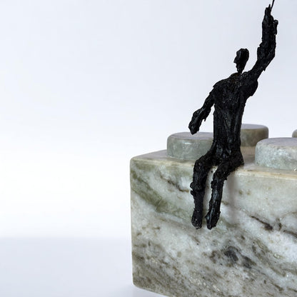 Escultura LEGO 4 ruedas